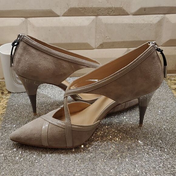 L.A.M.B. Suede Heels - Size 10‎ - Picture 3 of 9